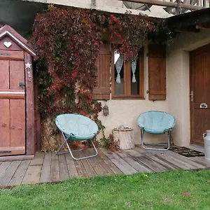 Studio En Rez De Chaussee, Avec Jardin Partage. Appartement